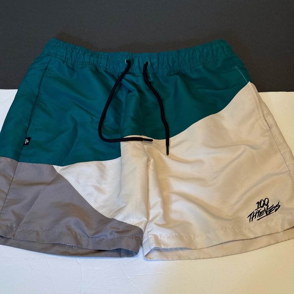 Mens 100 Thieves bathing suit size medium
